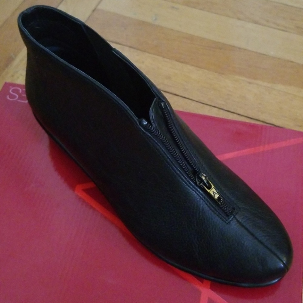 Aerosole allowance booties